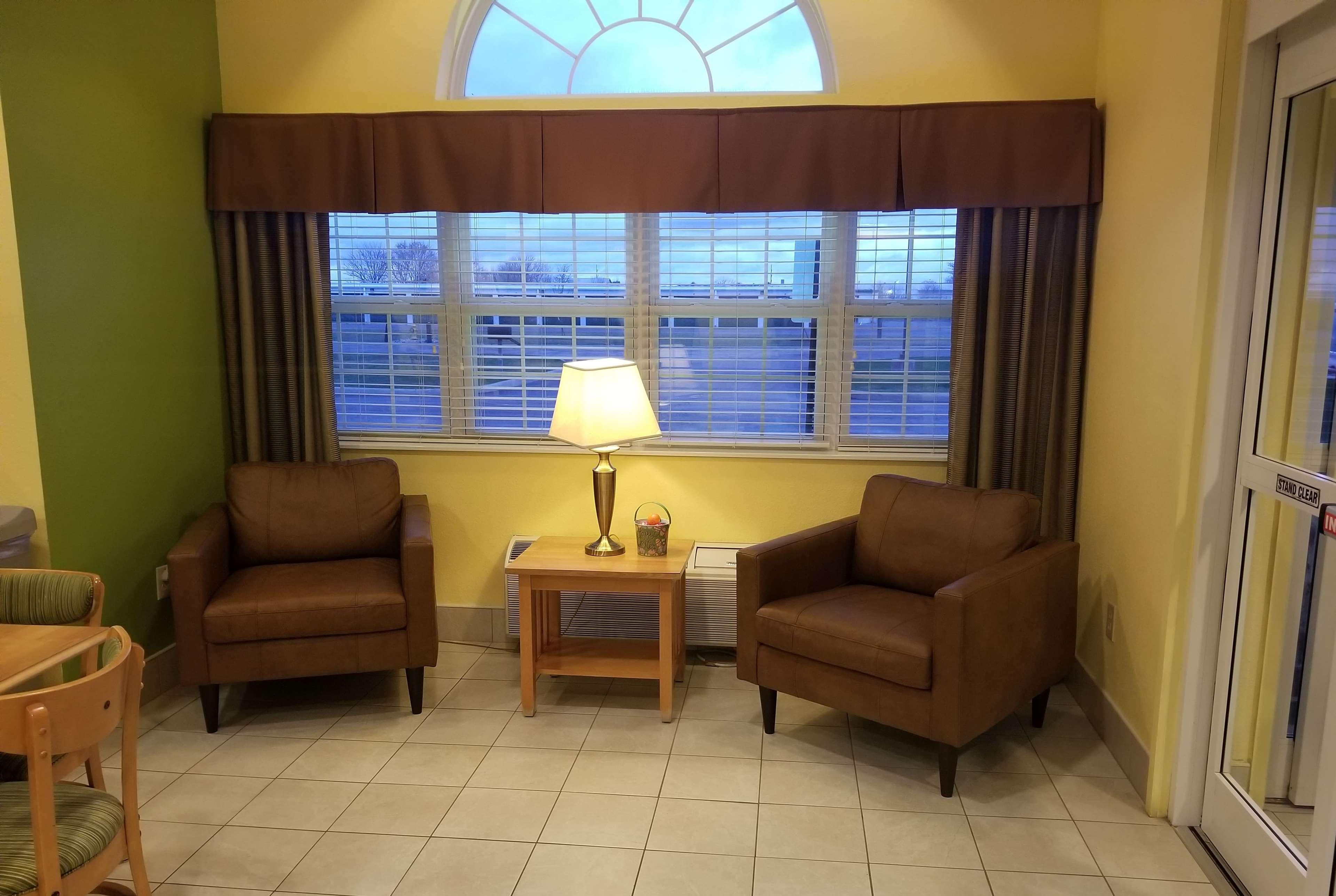 Microtel Inn & Suites By Wyndham Delphos Exterior photo