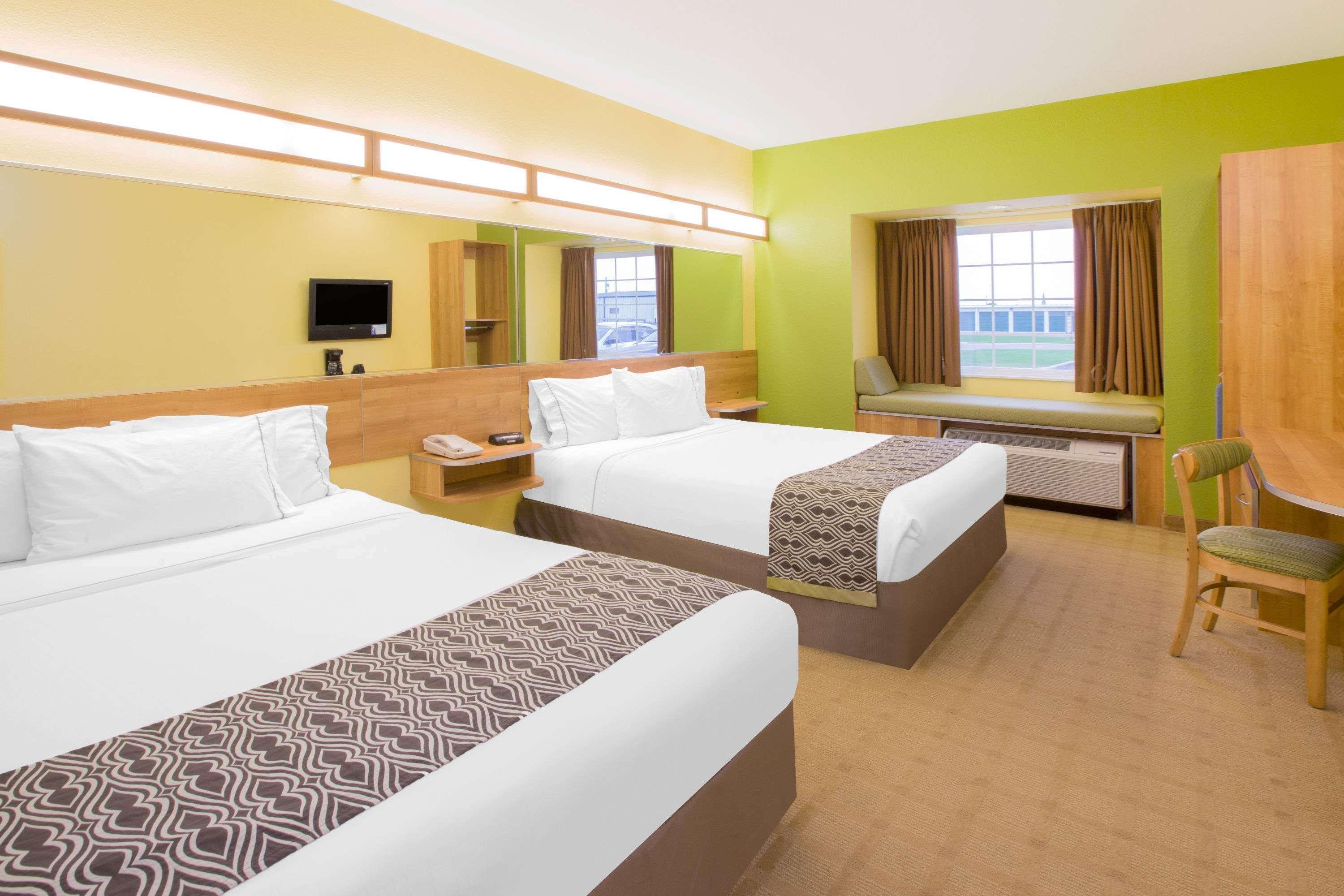 Microtel Inn & Suites By Wyndham Delphos Exterior photo
