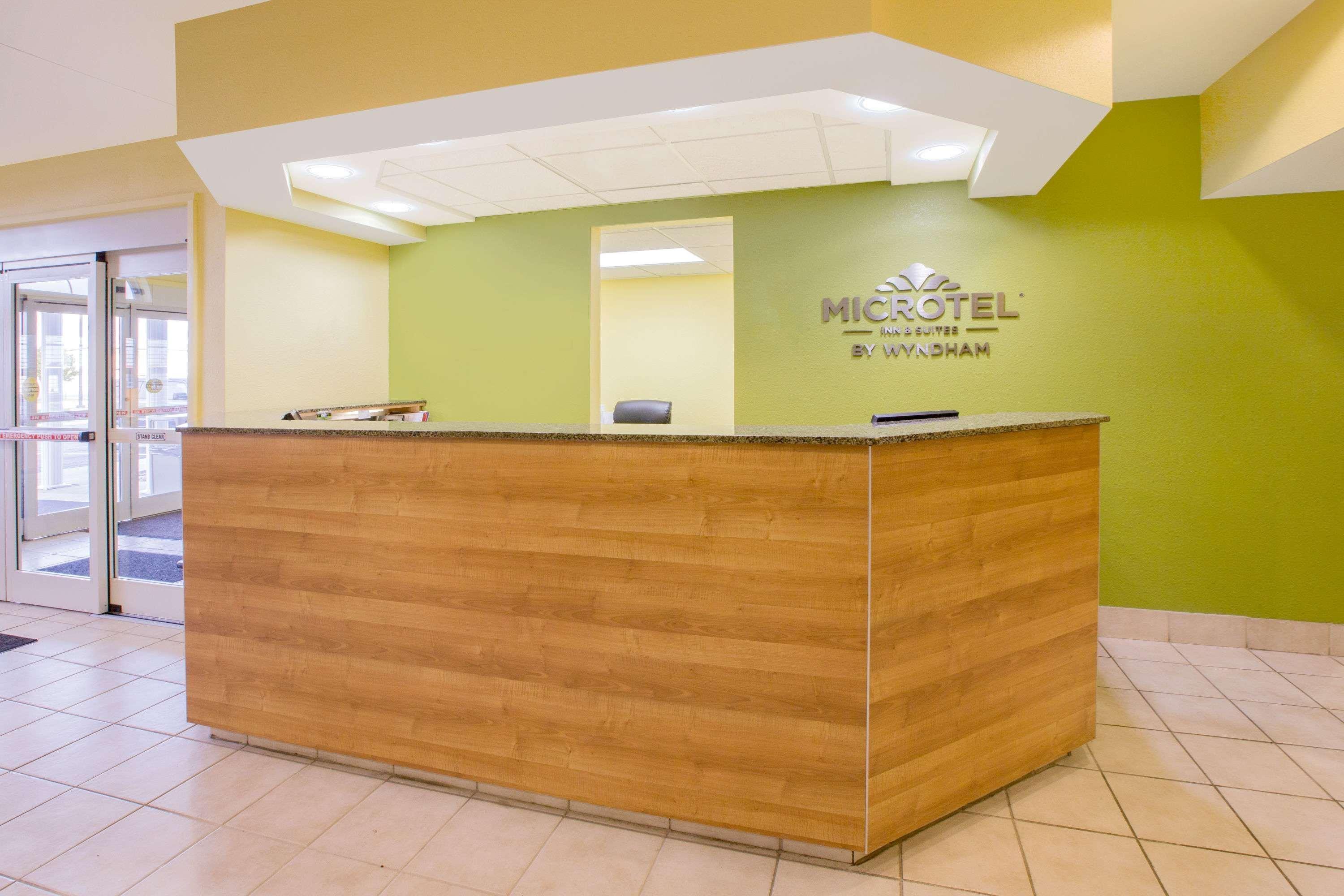 Microtel Inn & Suites By Wyndham Delphos Exterior photo