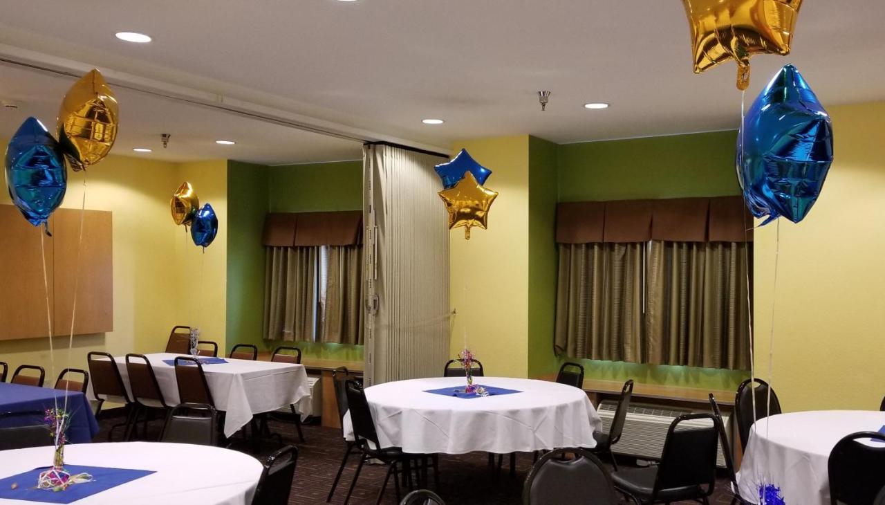 Microtel Inn & Suites By Wyndham Delphos Exterior photo